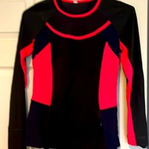 Lululemon Activewear Top. Deep pink /Navy. S